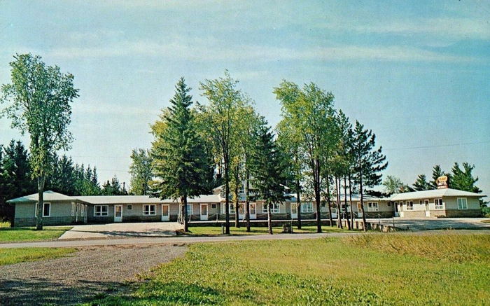 Plaza Motel - Vintage Postcard